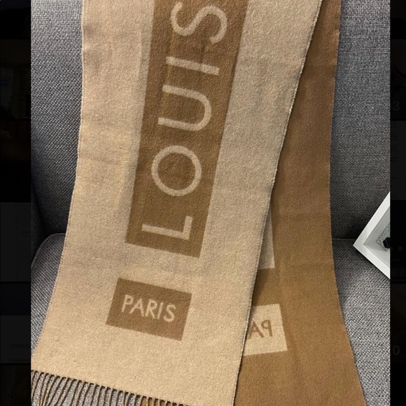 - SOLD- Louis Vuitton 100% cashmere scarf - Picture 3 of 8
